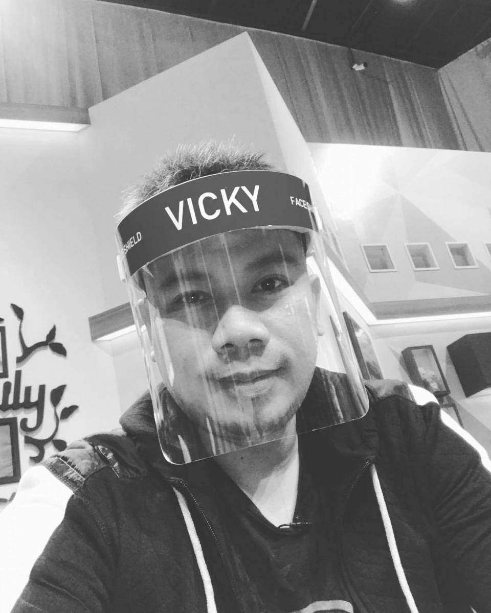 Instagram.com/vickyprasetyo777