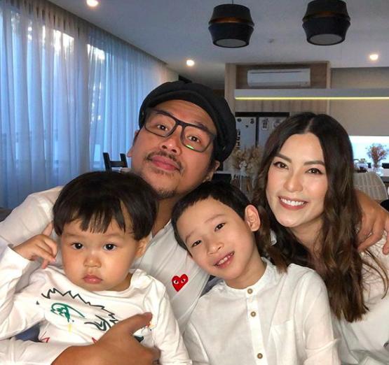 Sammy Simorangkir Kecelakaan, 10 Momen Setia Viviane Dampingi Suami