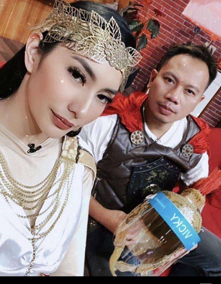 Instagram.com/vickyprasetyo777/