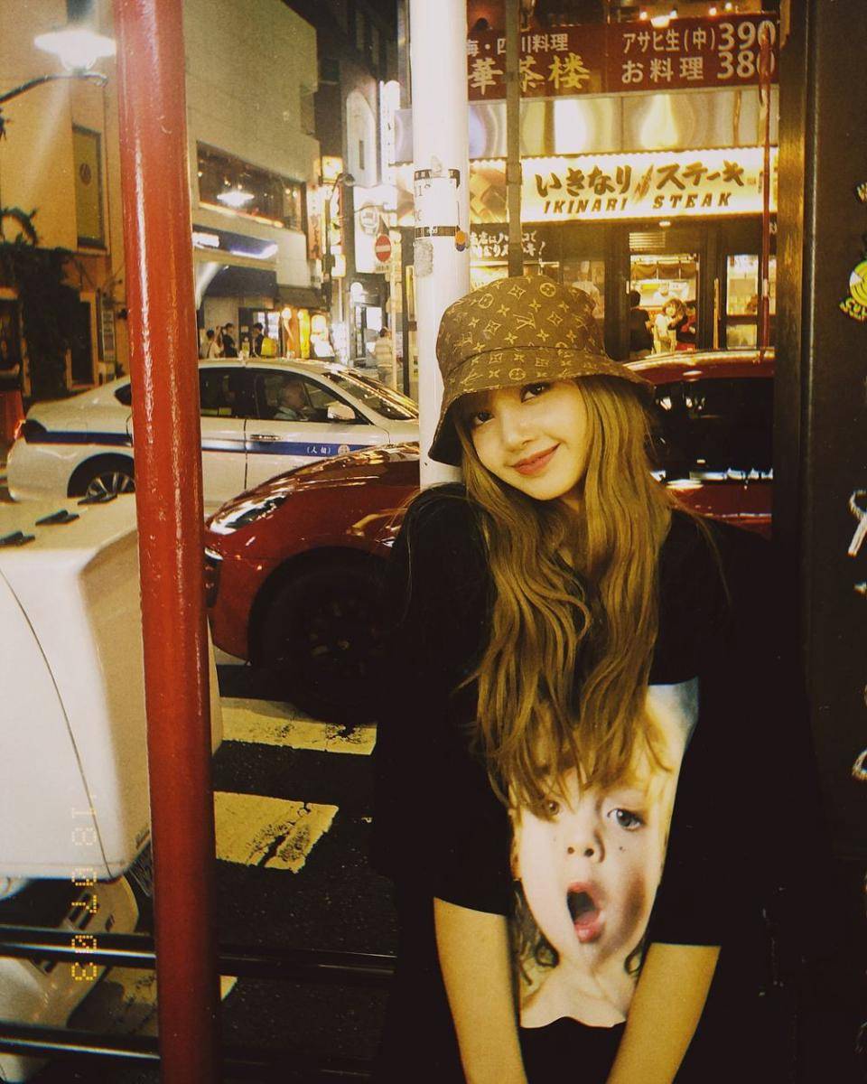 instagram.com/lalalalisa_m