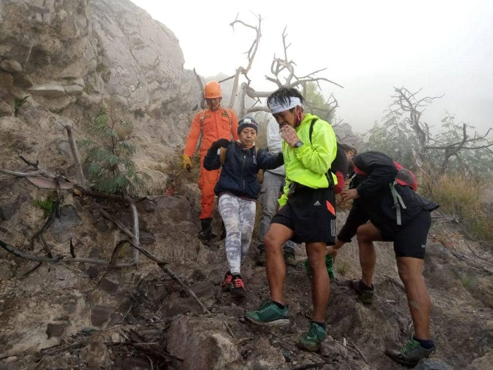 Terpisah Rombongan, 2 Orang Tersesat di Gunung Agung