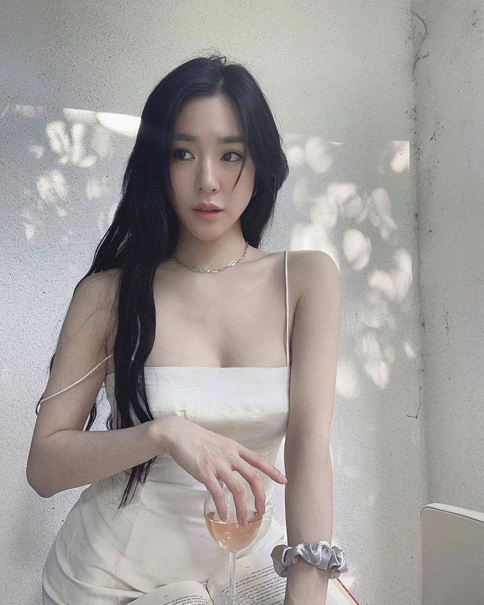 Instagram.com/tiffanyyoungofficial