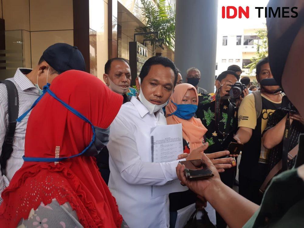 Bupati Lumajang, Thoriqul Haq usai diperiksa penyidik Ditreskrimsus Polda Jatim, Kamis (9/7/2020). IDN Times/Ardiansyah