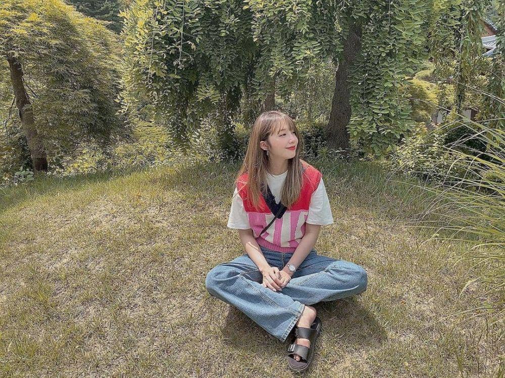 Comeback Solo, Intip 10 Pesona Fresh Eunji Apink di Musim Panas Ini!