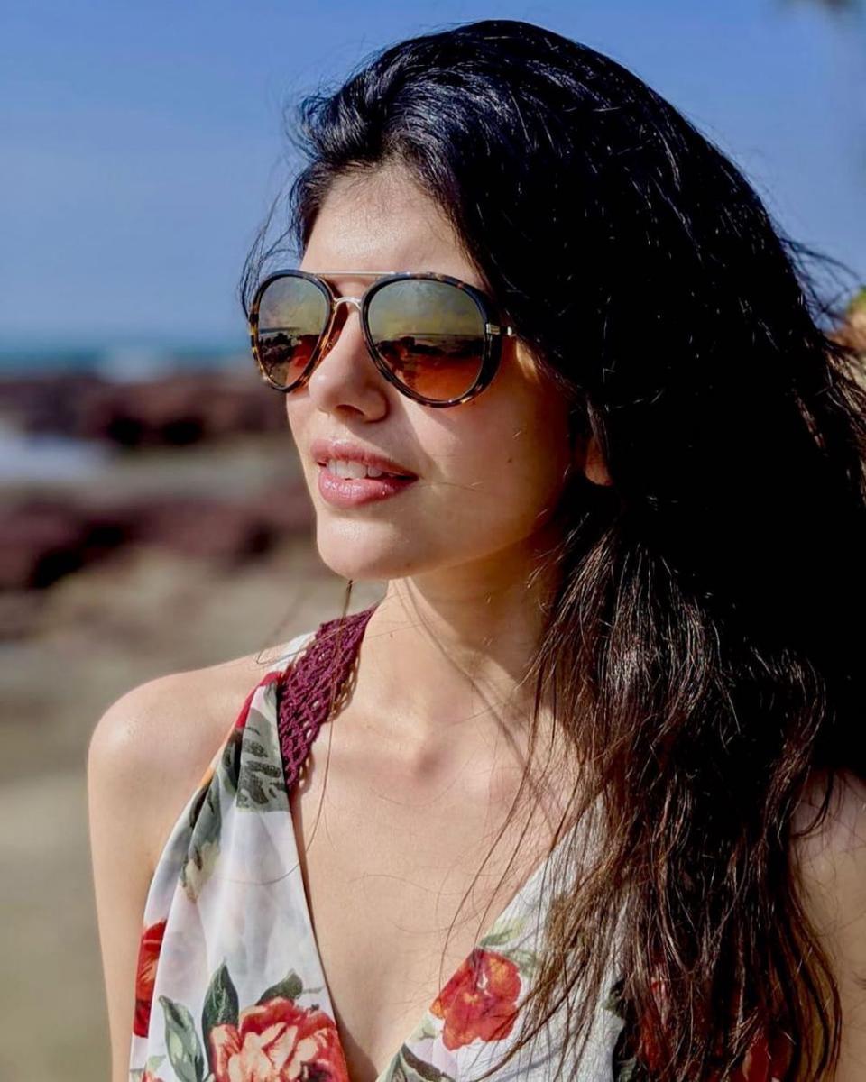 Instagram.com/sanjanasanghi96