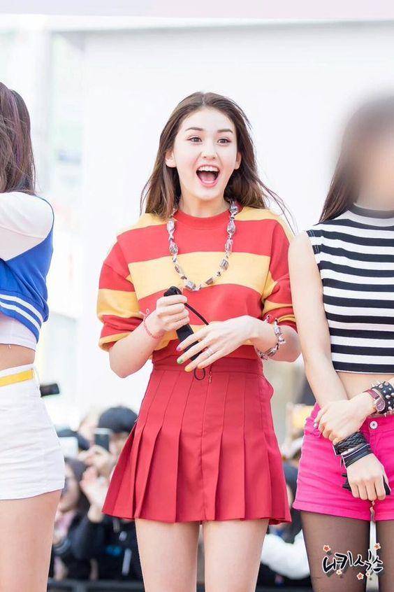 Twitter.com/fyeahsomi