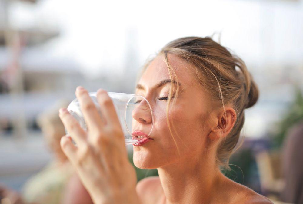 Jangan Asal Minum, Ini Lho 5 Aturan Minum Air Putih yang Benar