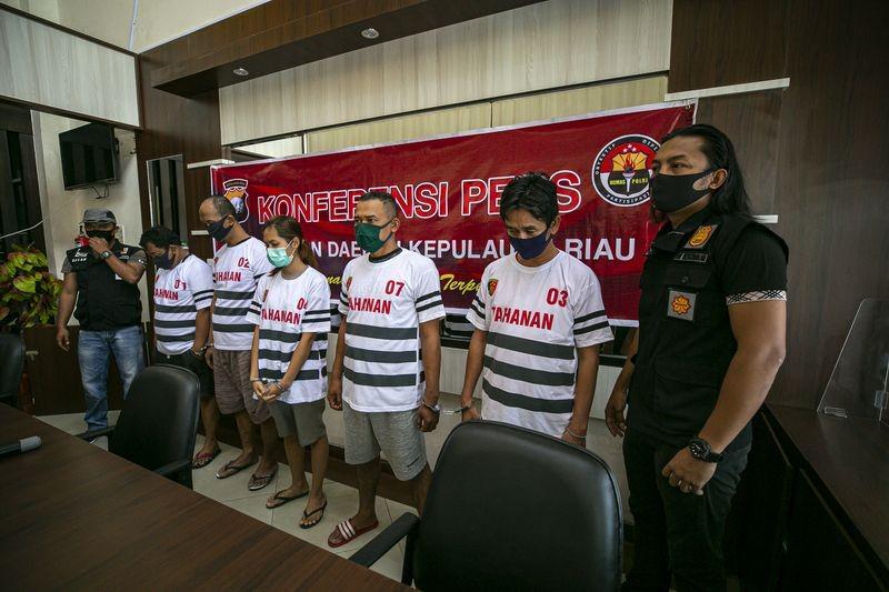 (Tersangka TPPO di Kapal Lu Huang Yuan Yu 117 dan 118) ANTARA FOTO/M N Kanwa