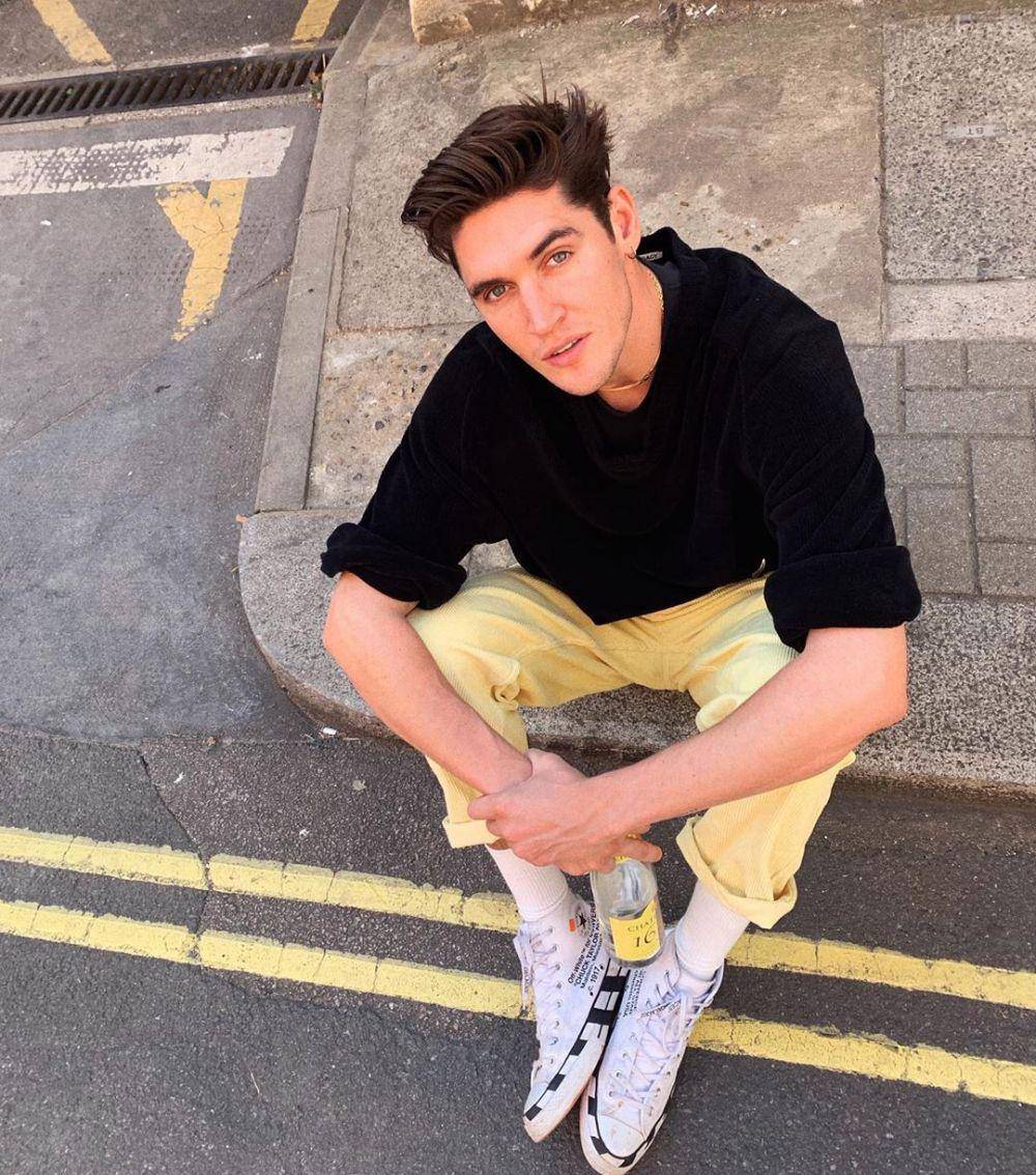 instagram.com/isaaccarew