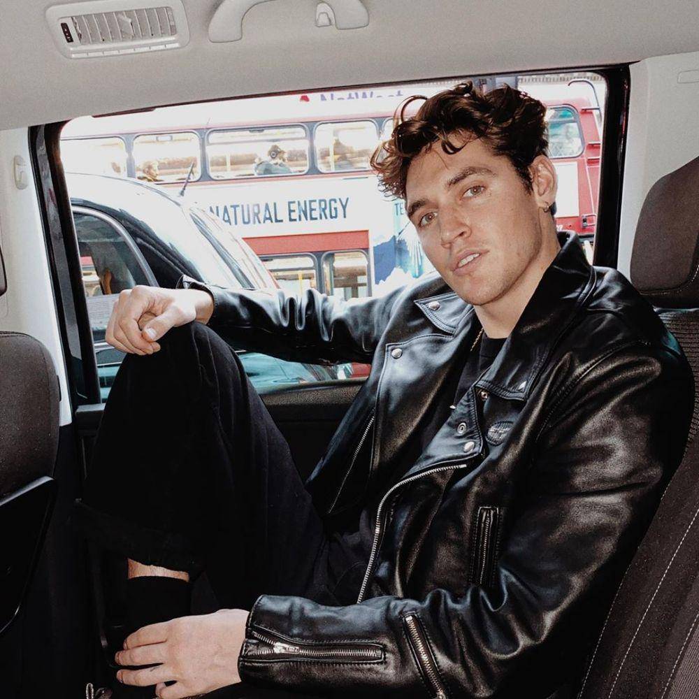 instagram.com/isaaccarew
