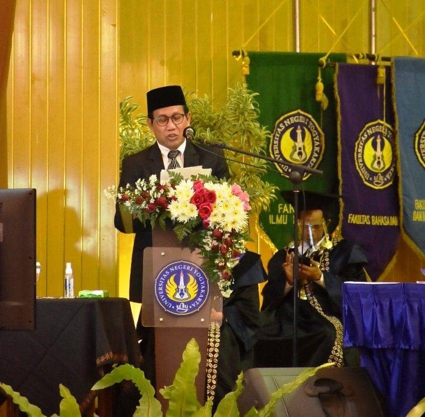 Penganugerahan gelar Doktor Honoris Causa kepada Abdul Halim Iskandar. Dok: Humas UNY