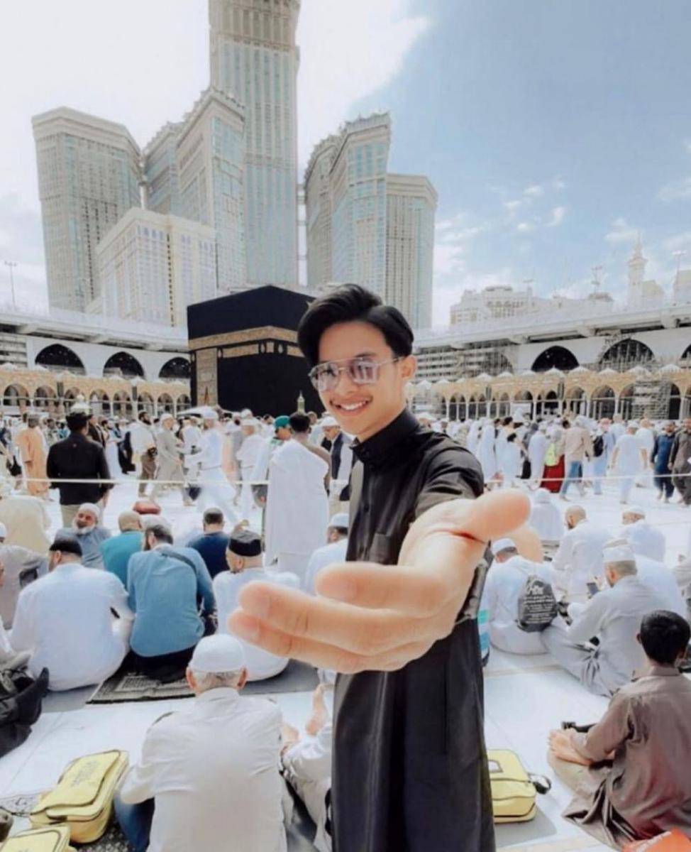 instagram.com/rey_mbayang