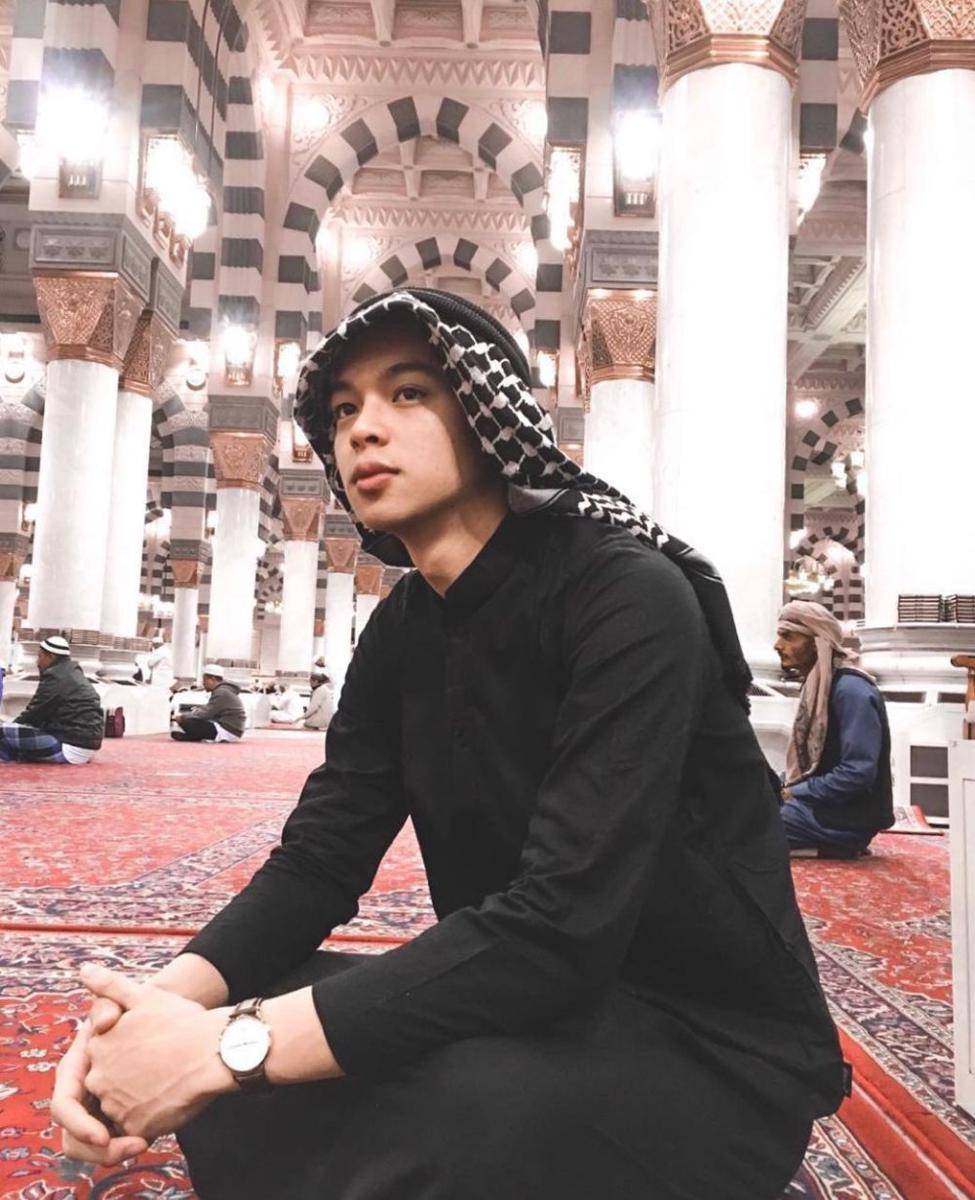 instagram.com/rey_mbayang
