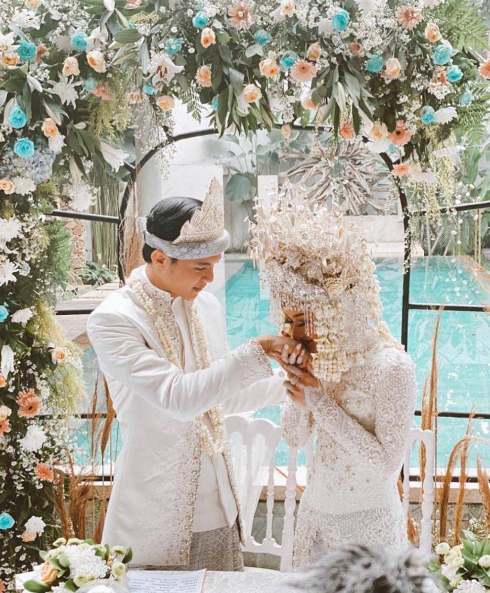 instagram.com/ananditodwis