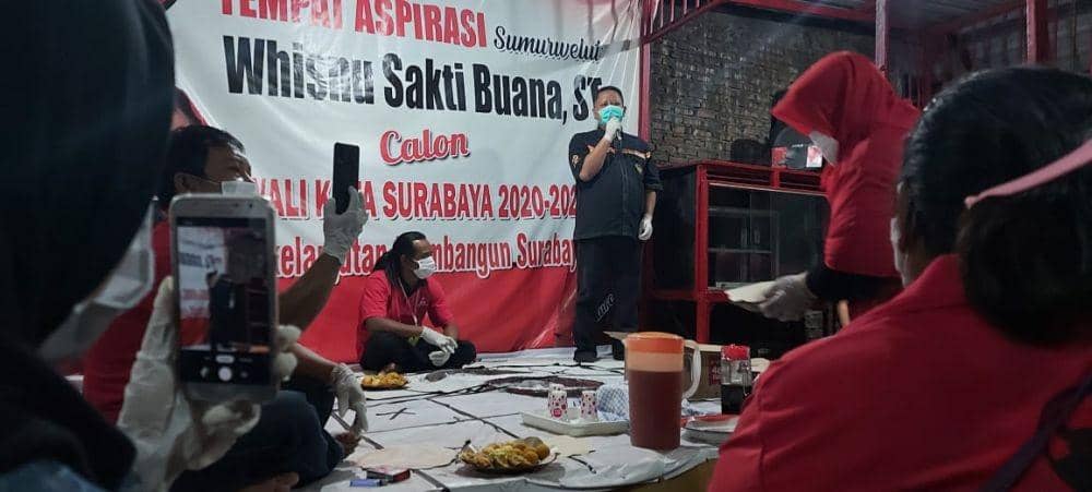 Whisnu Sakti Buana saat berada di posko pemenangan, Kecamatan Lakarsantri. IDN Times/Dok. Istimewa