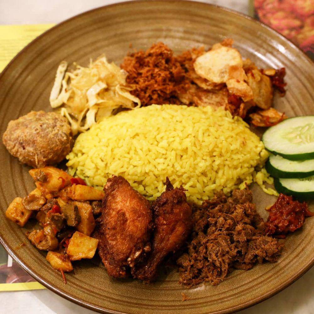 Nasi kuning (instagram.com/ridwan_wh)