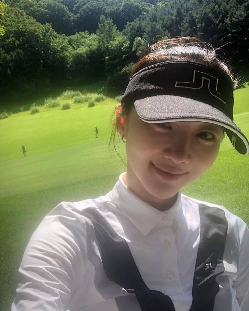 Instagram.com/heejin8359/