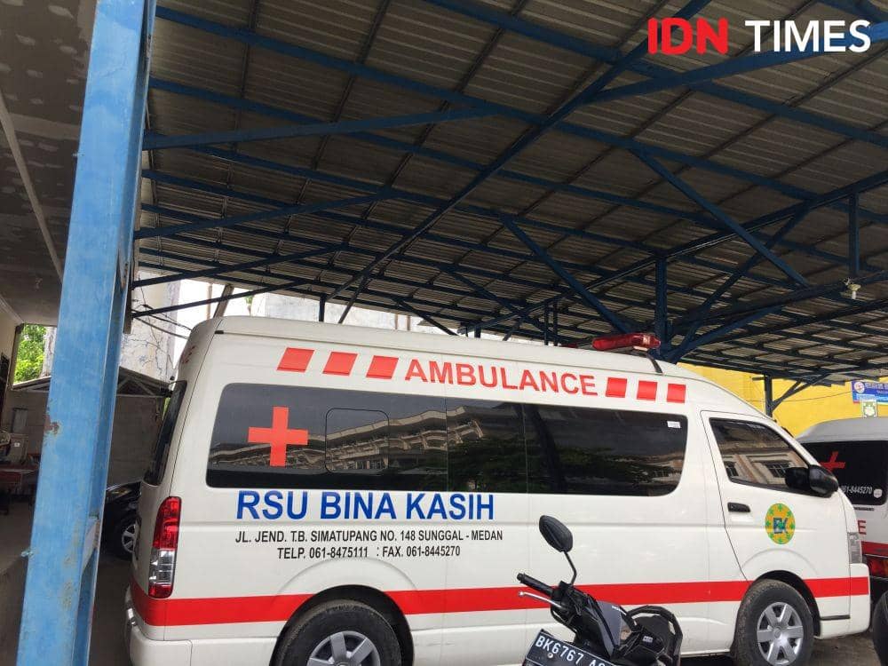 Seorang pasien yang telah melahirkan berstatus COVID-19 di rujuk ke RS. Bina Kasih Medan (Indah Permata Sari/IDN Times)