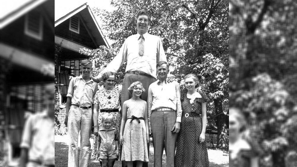 7 Fakta Unik Robert Wadlow, Si Pria Tertinggi di Dunia
