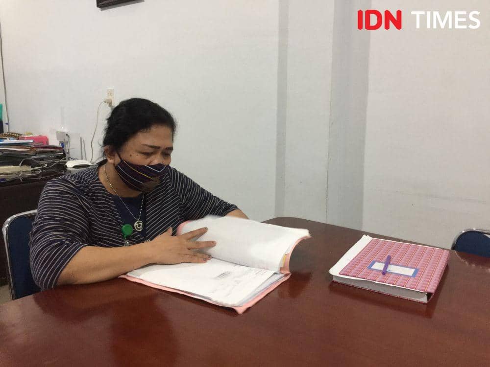 Seorang pasien yang telah melahirkan berstatus COVID-19 di rujuk ke RS. Bina Kasih Medan (Indah Permata Sari/IDN Times)