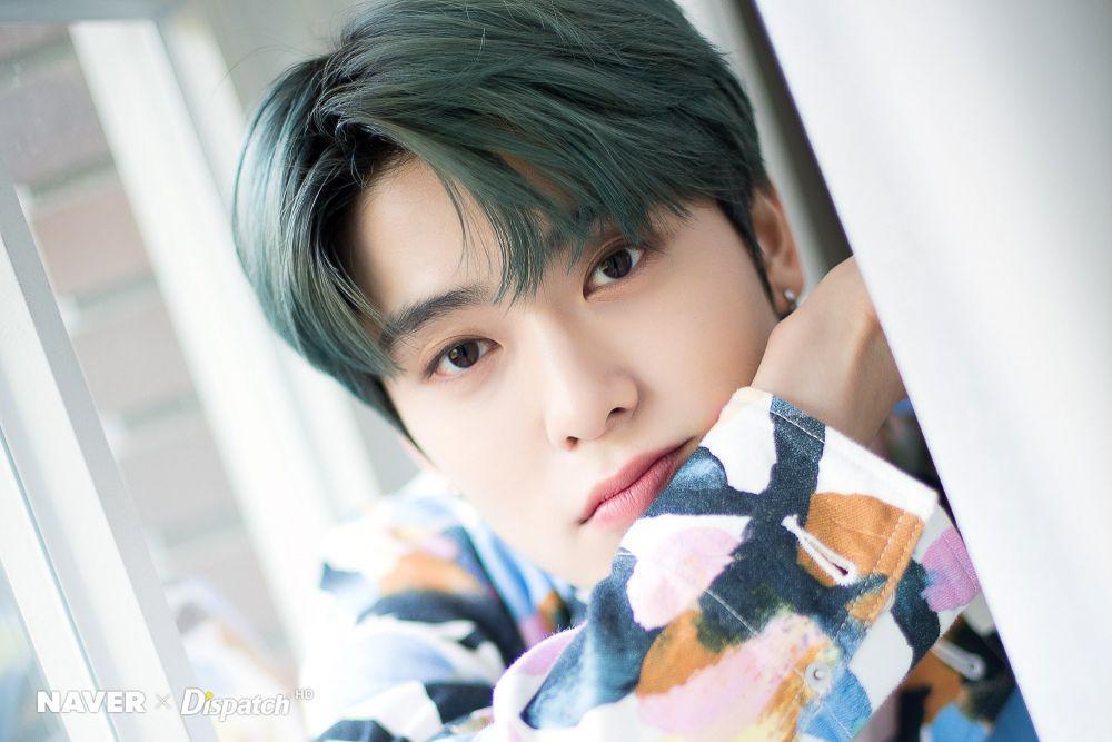 10 Potret Tatapan Jaehyun NCT yang Bikin Hati Jadi Ambyar!