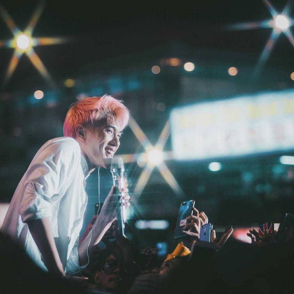 10 Seleb Tanah Air Ini Tampil Memukau dengan Rambut Pink, Kece Abis!