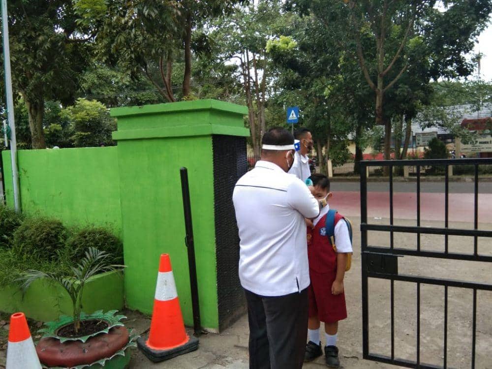 Pemeriksaan siswa sekolah (IDN Times/Kominfo Muba)
