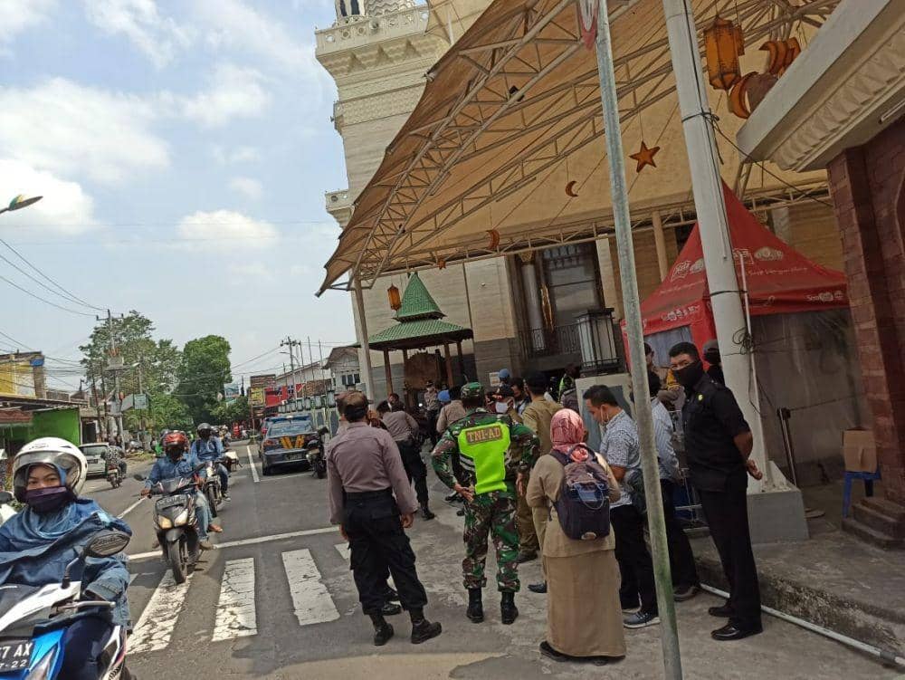Aksi massa sejumlah buruh CV MGM. Dok: istimewa