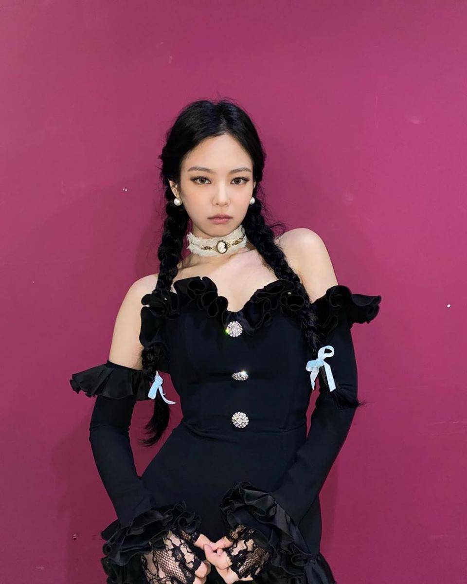 Instagram.com/jennierubyjane