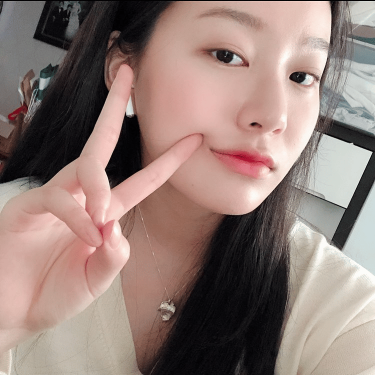 Instagram.com/youna_1997
