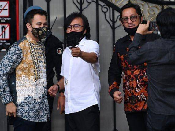 Terlihat beberapa artis menyambangi Istana Presiden pada Selasa, (14/7/2020) (ANTARA FOTO/Sigid Kurniawan)