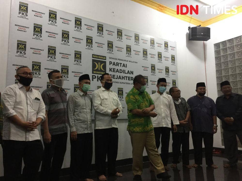 Plt. Walikota Medan, Akhyar Nasution bersama DPW PKS Sumut (Indah PermataSari/ IDN Times)