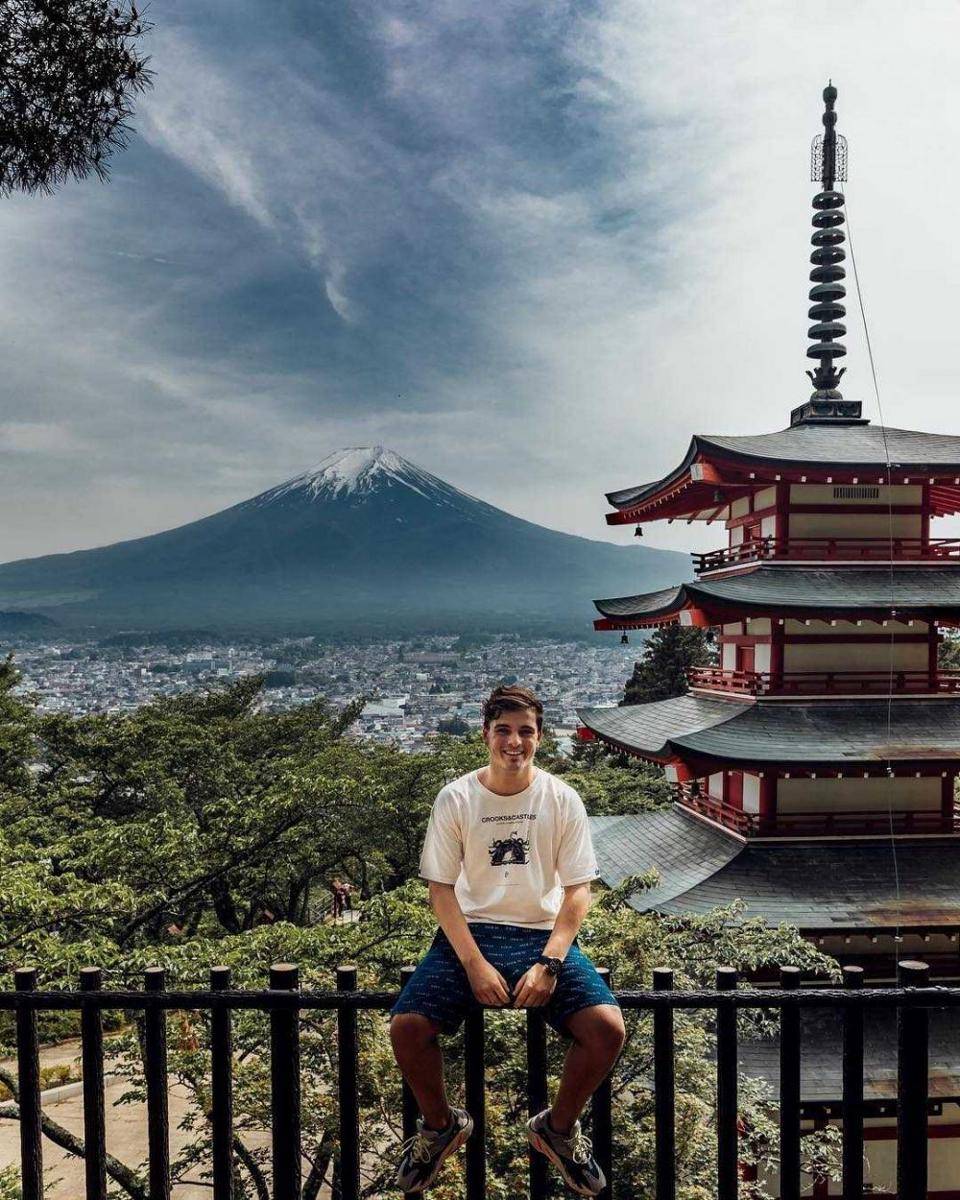instagram.com/martingarrix