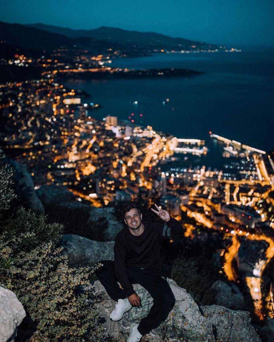 instagram.com/martingarrix