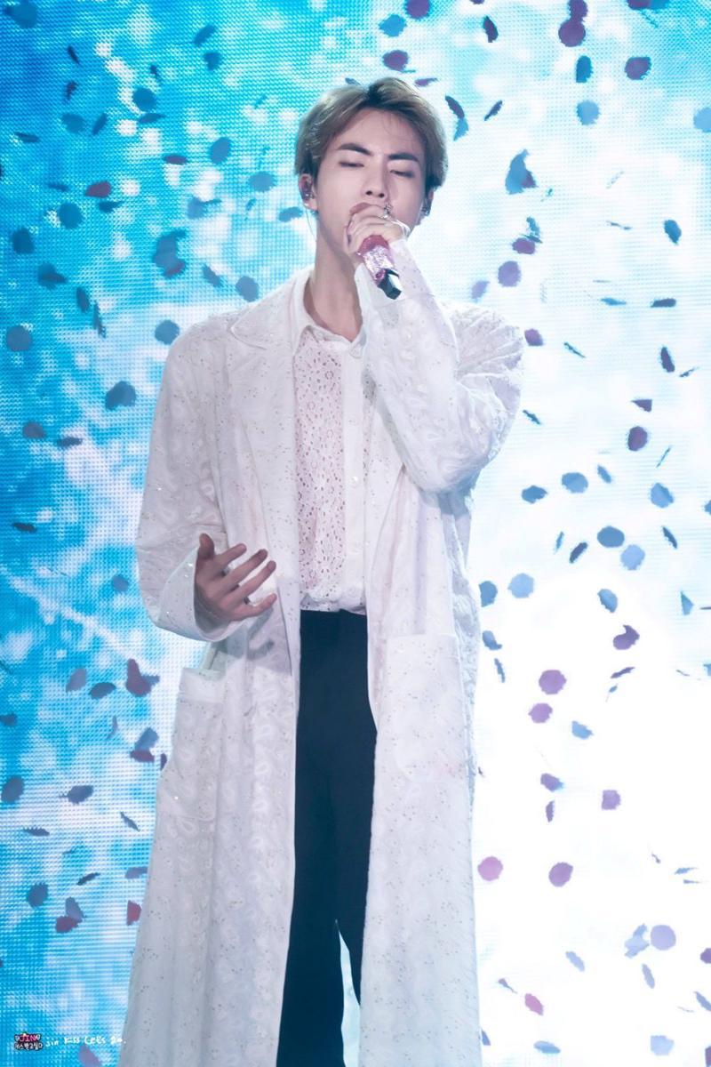 twitter.com/jinKissLetsgo