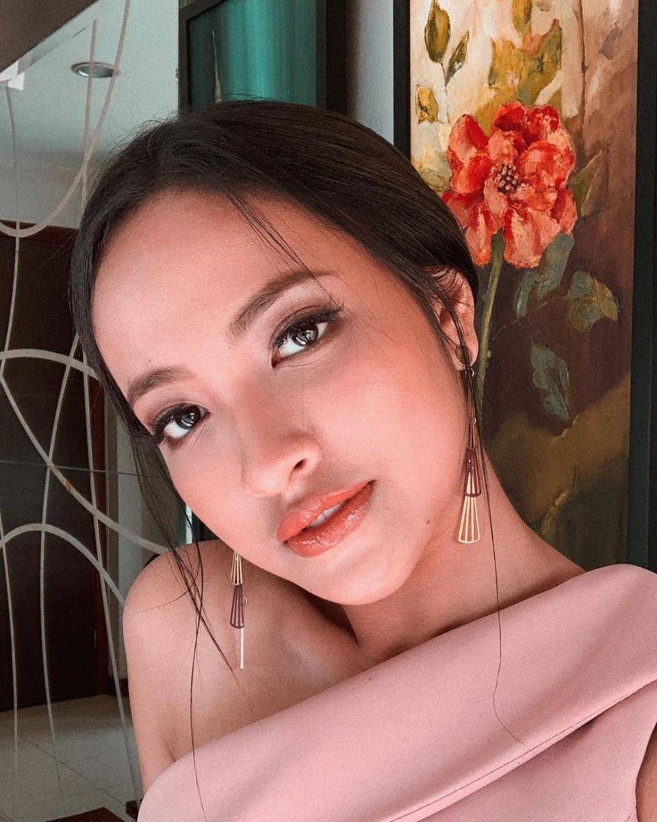 Instagram.com/vaniafherlambang