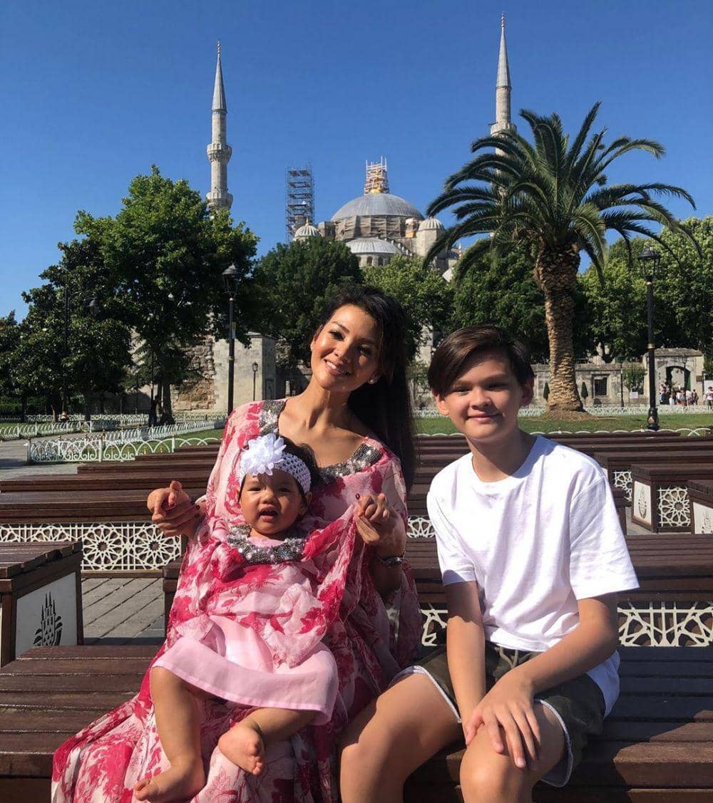 instagram.com/farahquinnofficial