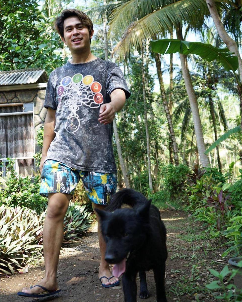 Instagram.com/cakra.khan
