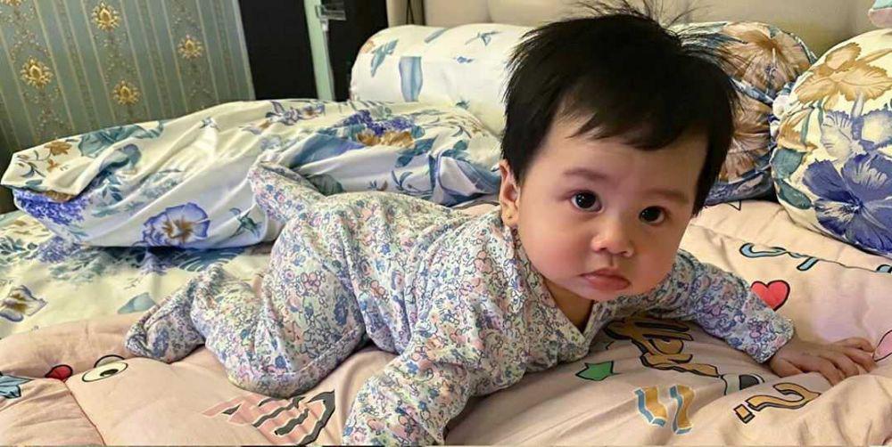 9 Potret Baby Kyara, Buah Hati Ariska Putri yang menggemaskan