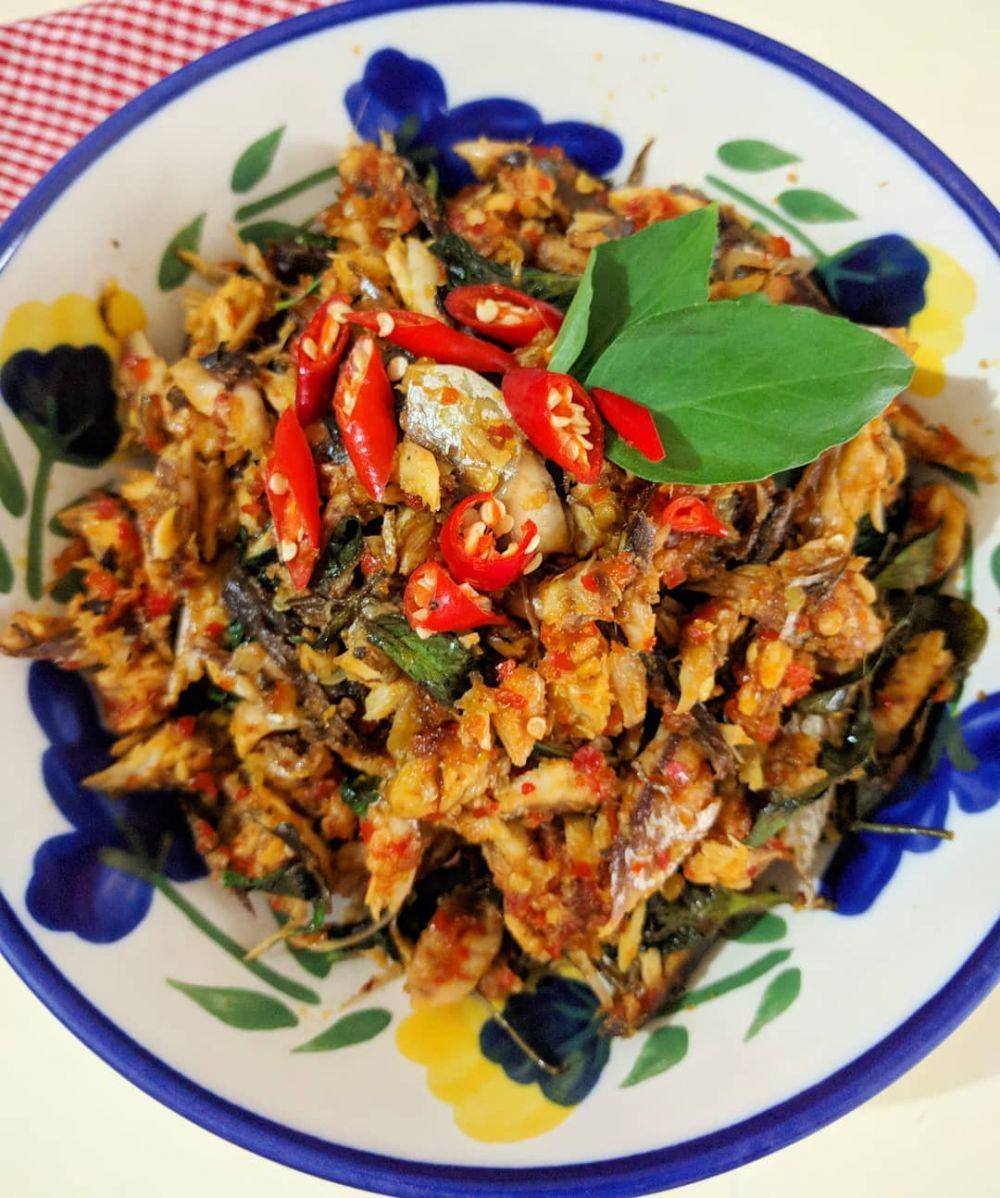 tongkol suwir (instagram.com/yanesthi)