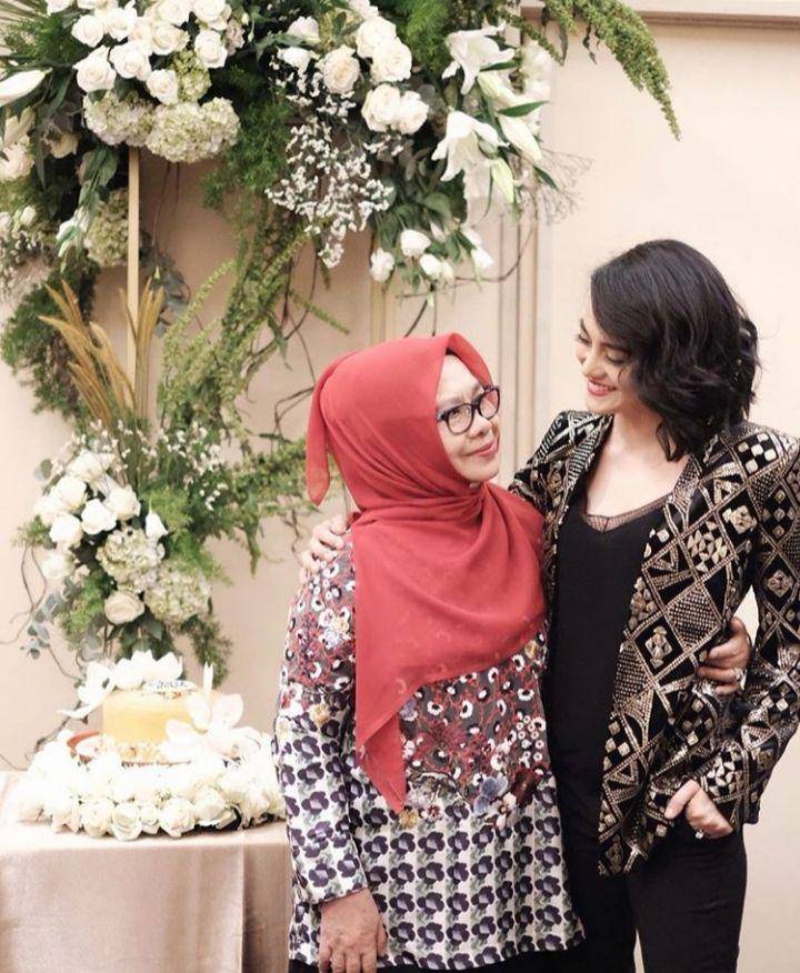 Instagram.com/ririnekawati