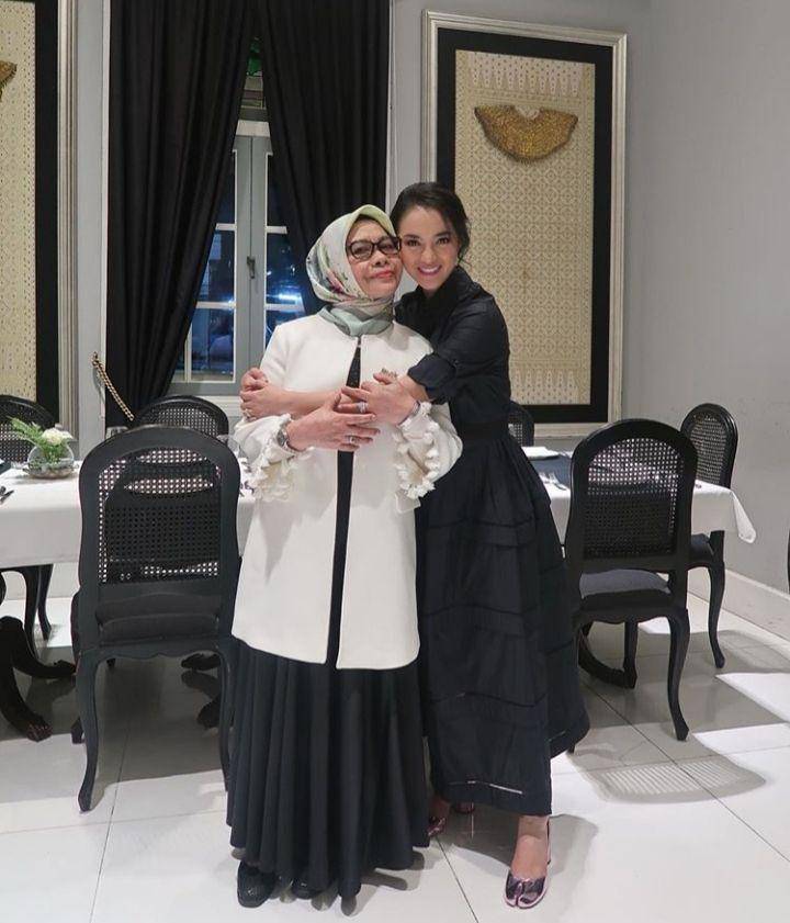 Instagram.com/ririnekawati