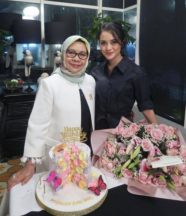 Instagram.com/ririnekawati