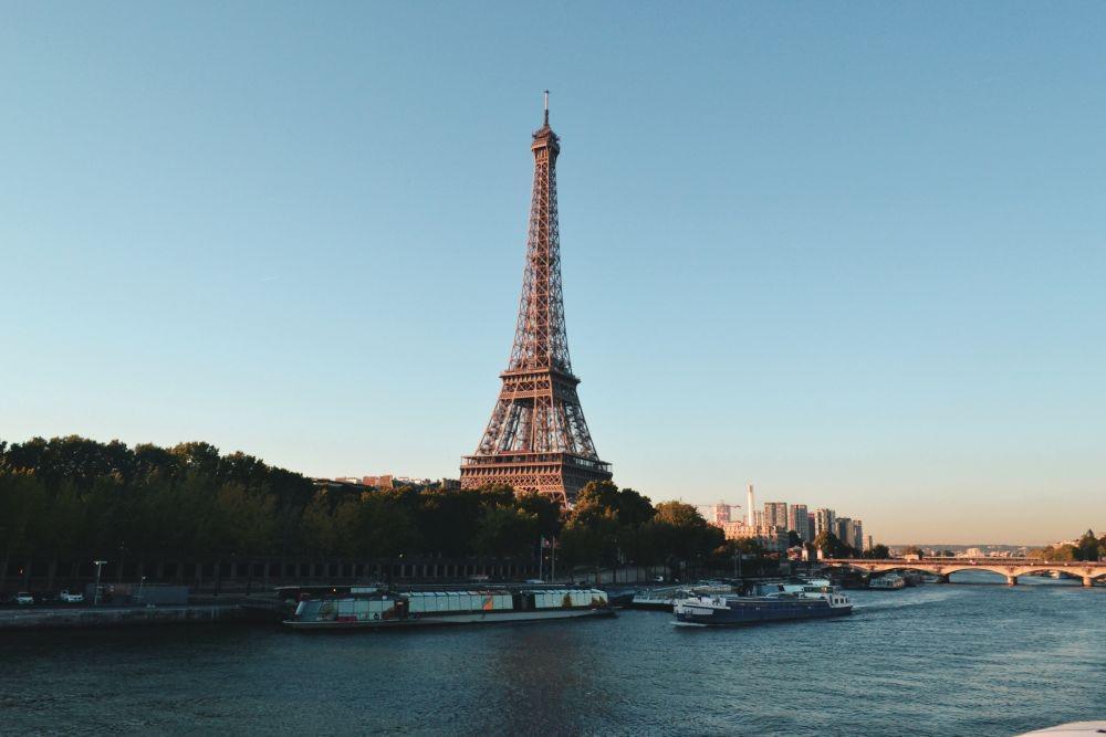 Menara Eiffel (pexels.com/yovanverma)