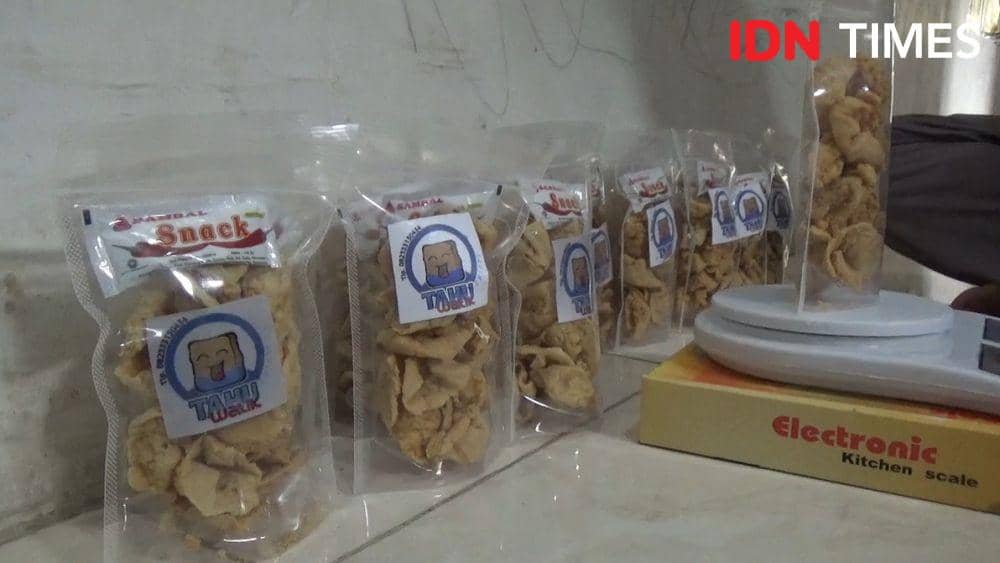 Dihantam Corona, Pengusaha Sandal di Jombang Sukses Bikin Kripik Tahu