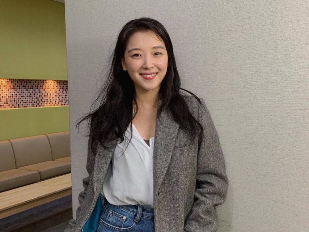 Jadi Han Seo-yoon, 10 Potret Memesona Joo Woo Ri dengan Rambut Panjang