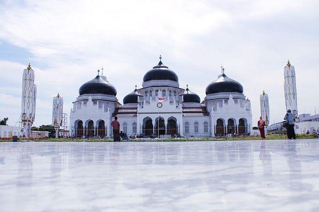 7 Masjid Besar dan Termegah di Indonesia, Pernah ke Sini?