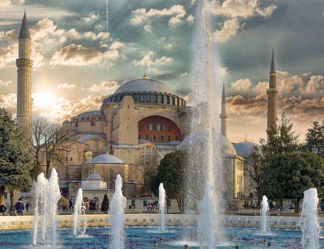 Jalan Panjang Hagia Sophia Kembali Jadi Masjid yang Dipenuhi Polemik