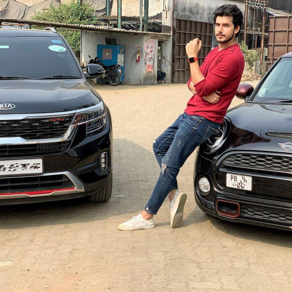 instagram.com/paras_kalnawat