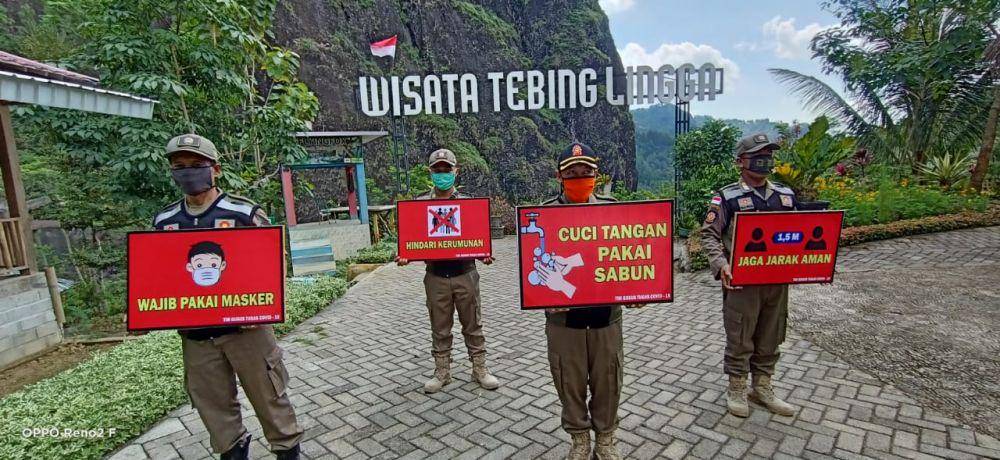 Petugas sosialisasikan protokol kesehatan di lokasi wisata tebing lingga, IDN Times/ istimewa
